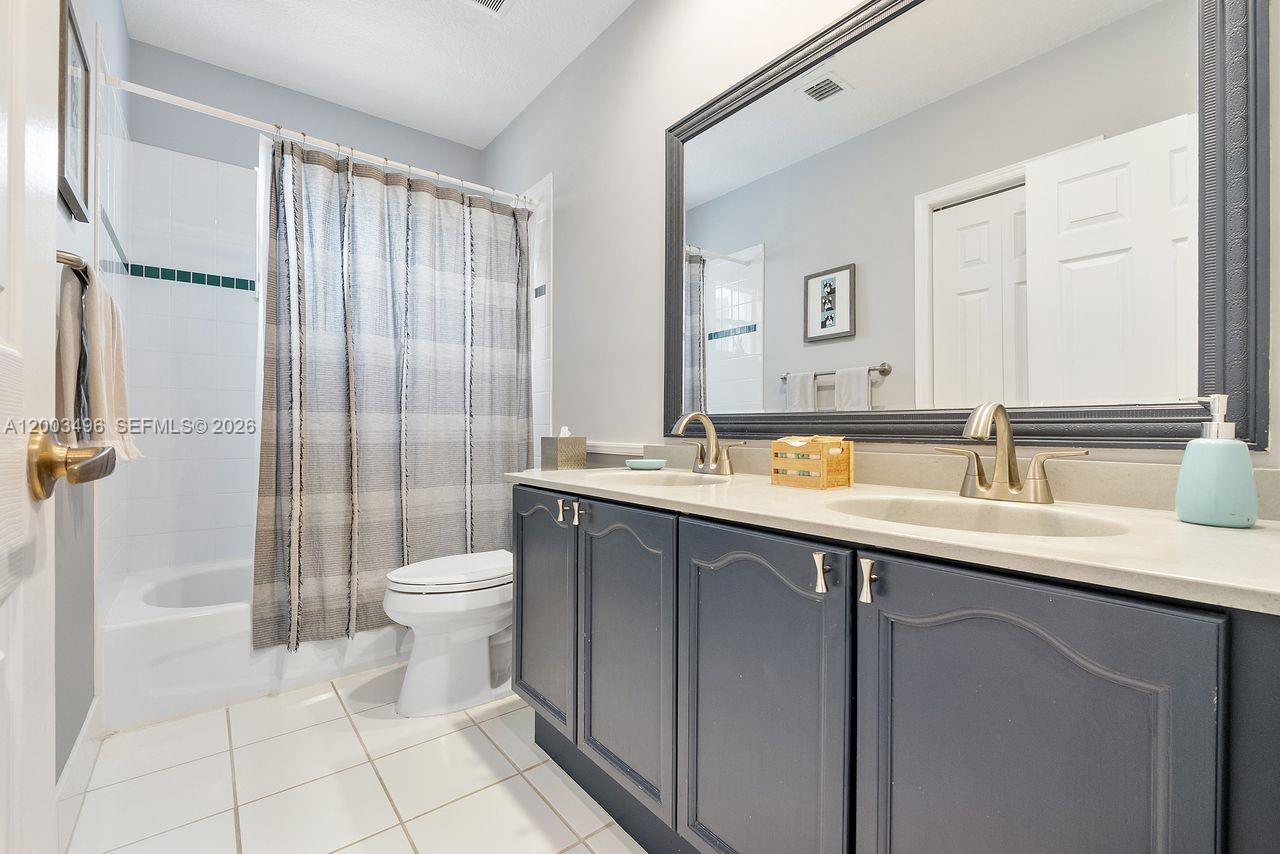 SABAL LAKES PH 4 - Residential