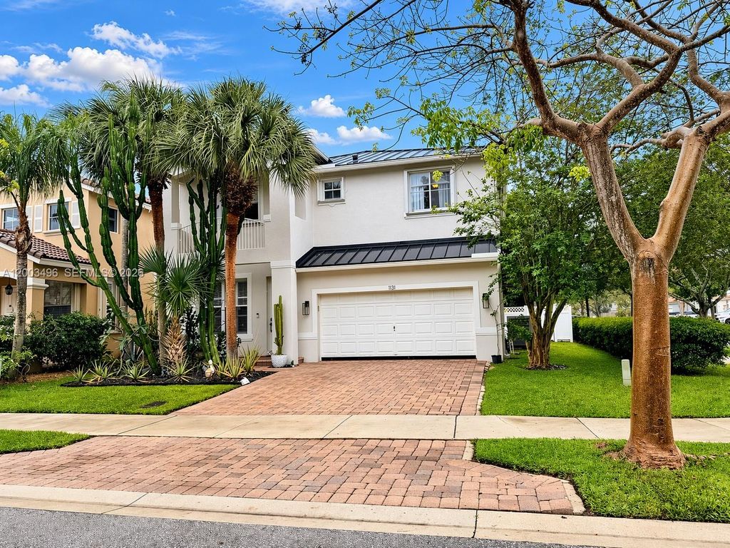 Photo of 1131 W Magnolia Cir, Delray Beach, FL 33445 (MLS # A12003496)