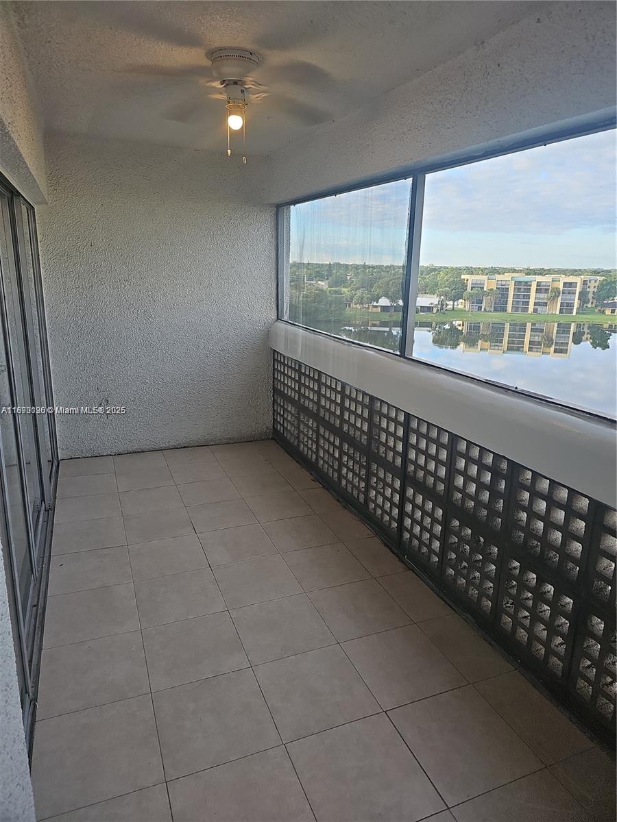 LAKES OF INVERRARY CONDO - Residential Lease