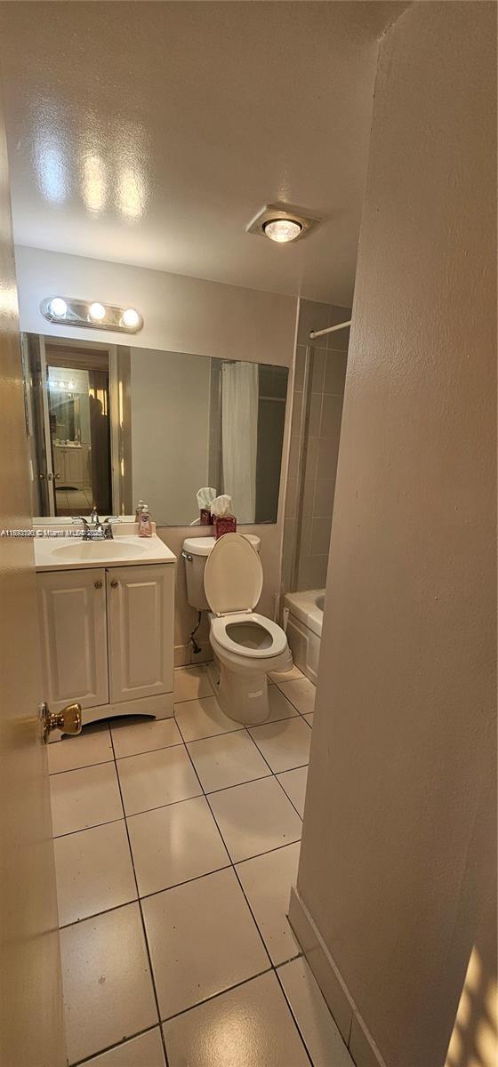 LAKES OF INVERRARY CONDO - Residential Lease