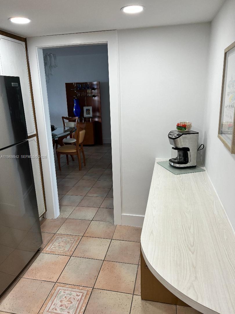 THE CARRIAGE CLUB NORTH C - Residential Lease