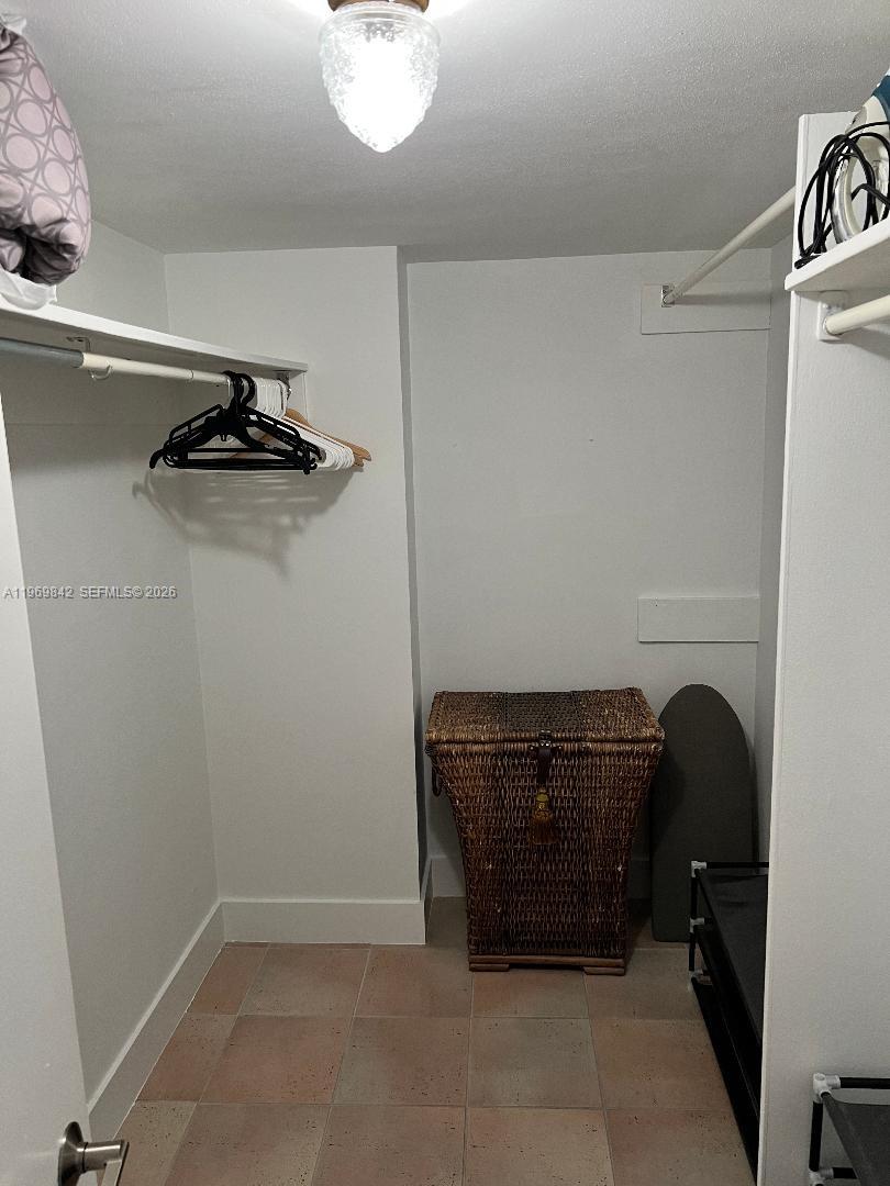 THE CARRIAGE CLUB NORTH C - Residential Lease