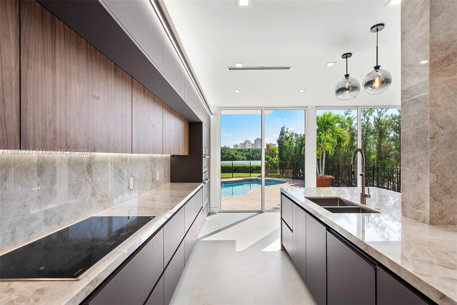 AVENTURA LAKES - PHASE II - Residential