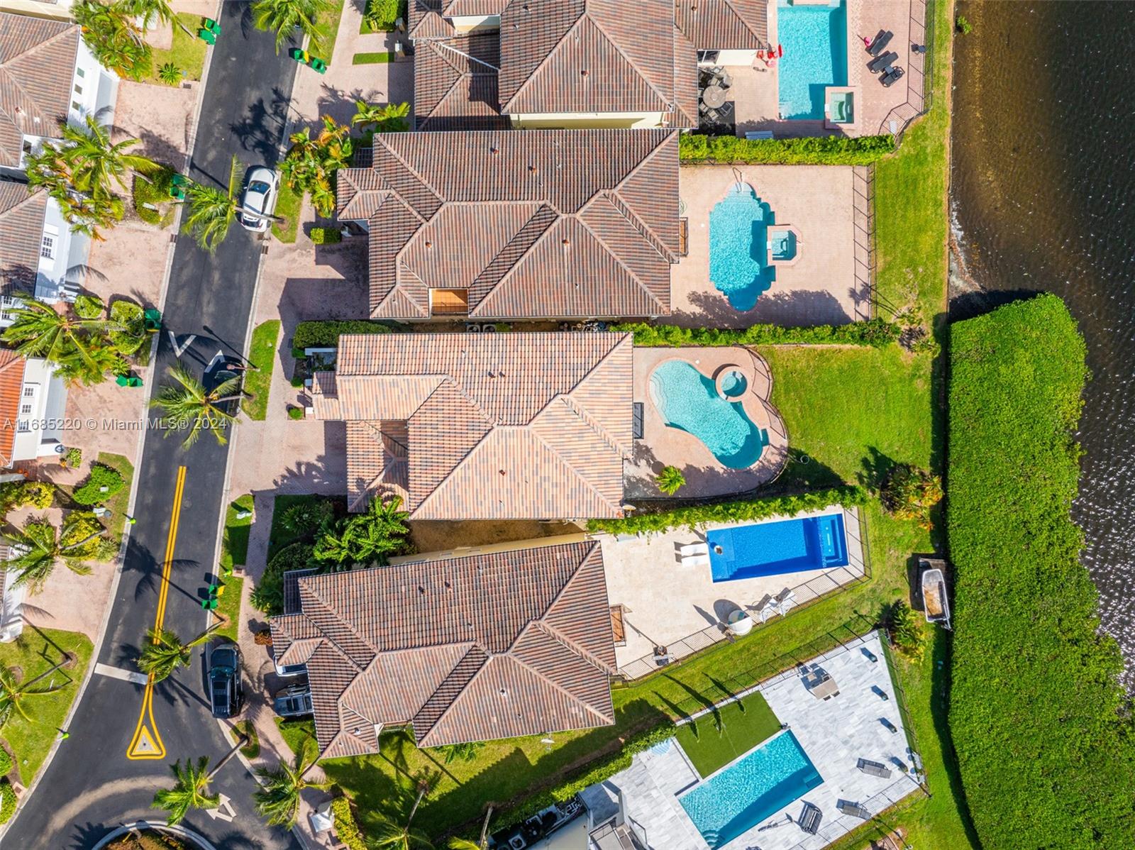 AVENTURA LAKES - PHASE II - Residential