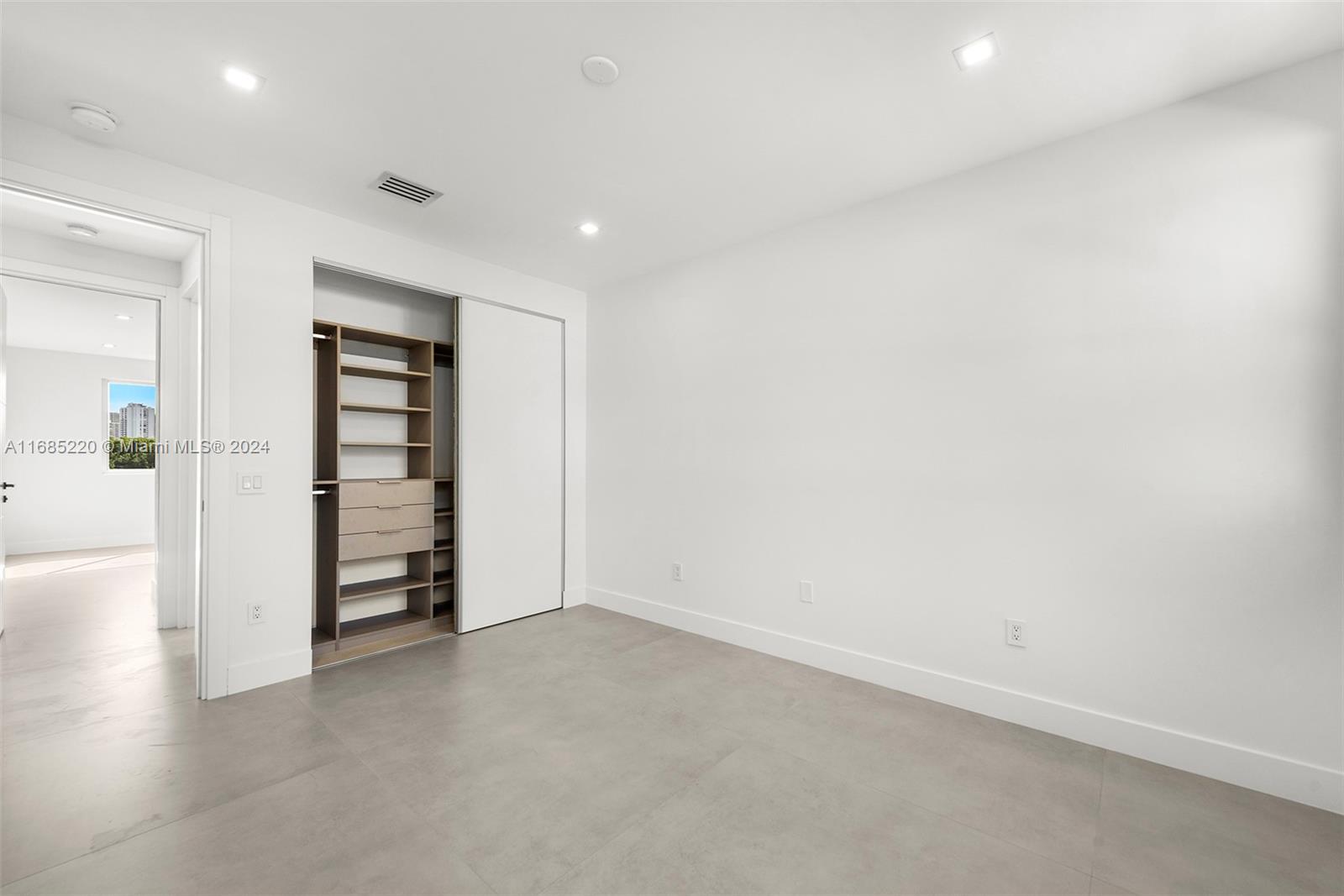 AVENTURA LAKES - PHASE II - Residential