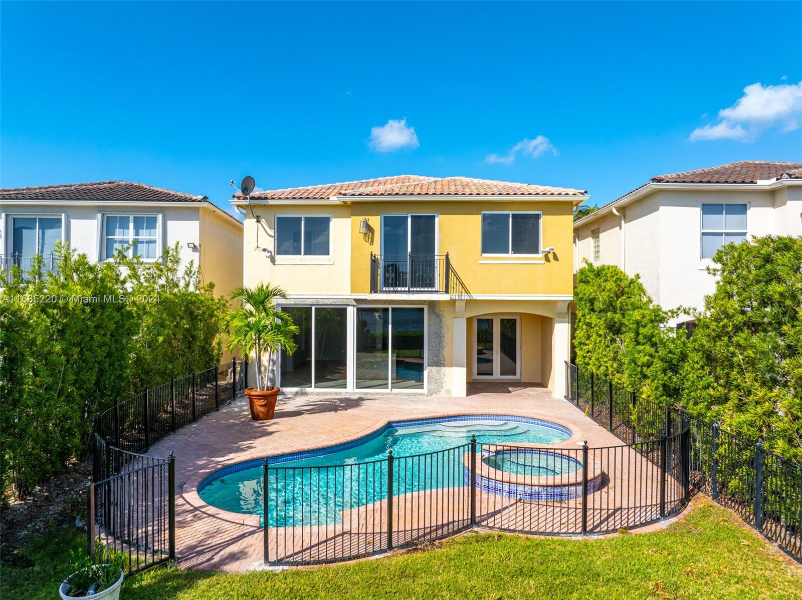 AVENTURA LAKES - PHASE II - Residential