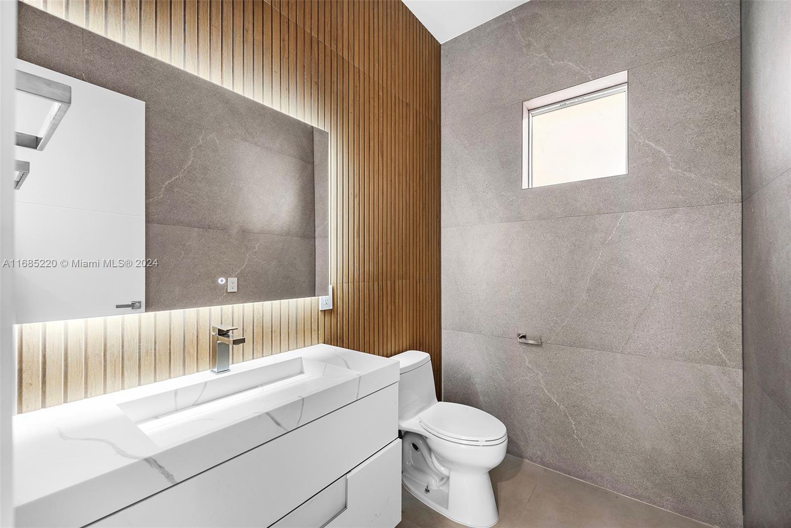 AVENTURA LAKES - PHASE II - Residential