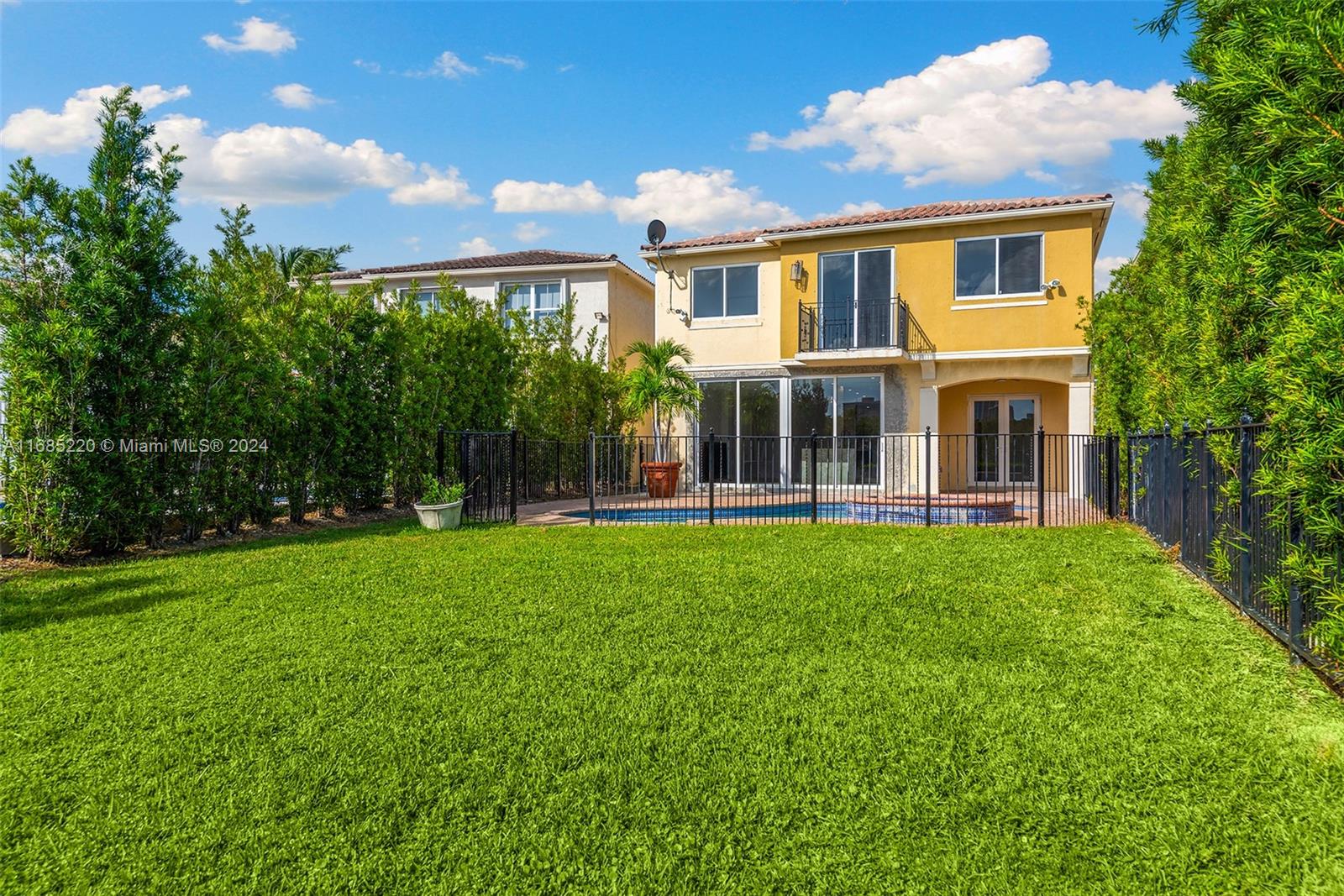 AVENTURA LAKES - PHASE II - Residential