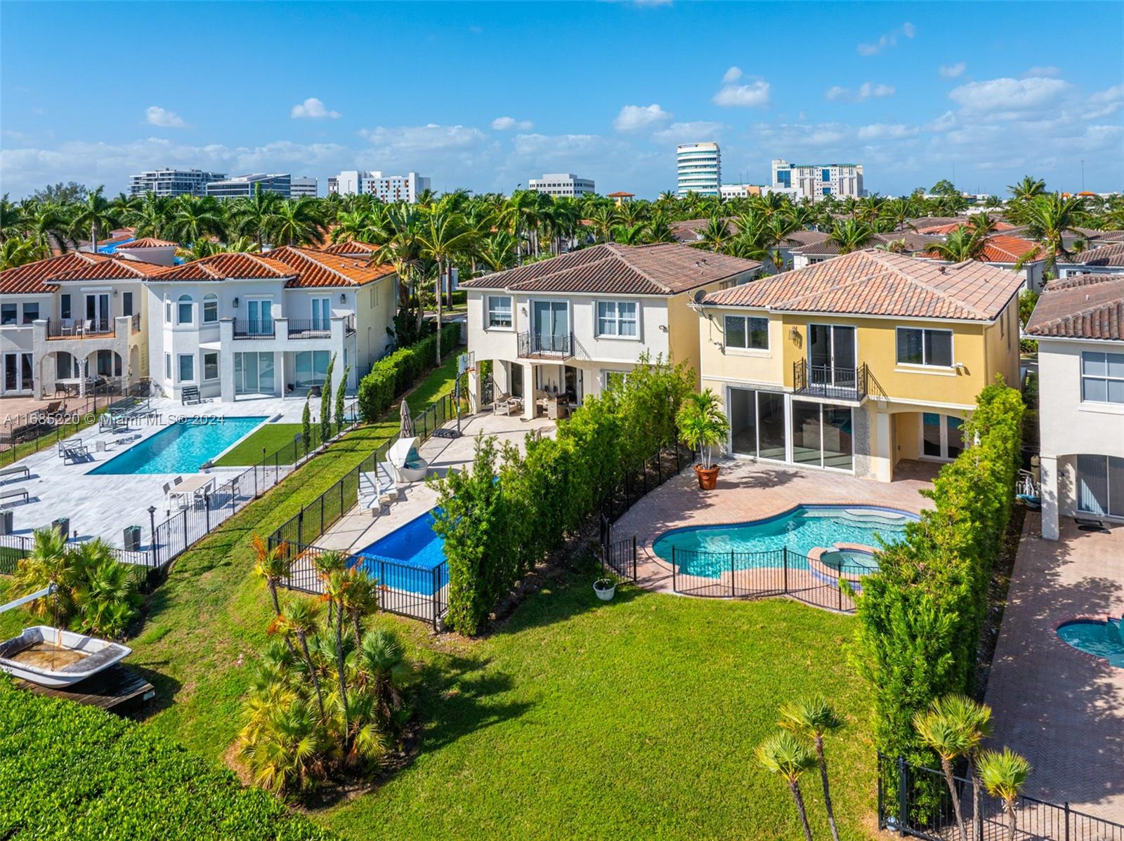 AVENTURA LAKES - PHASE II - Residential