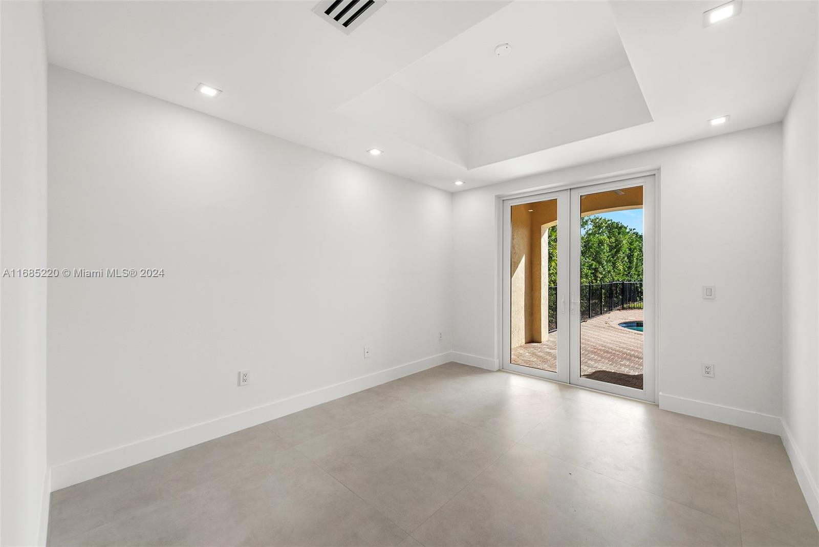 AVENTURA LAKES - PHASE II - Residential