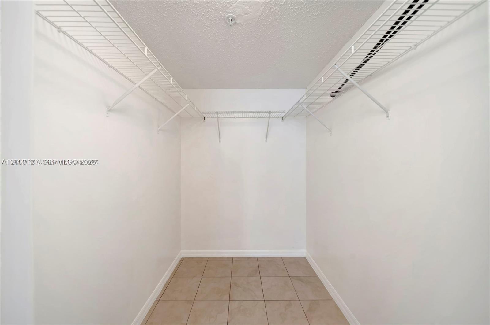 ROYAL GRAND CONDO - Residential