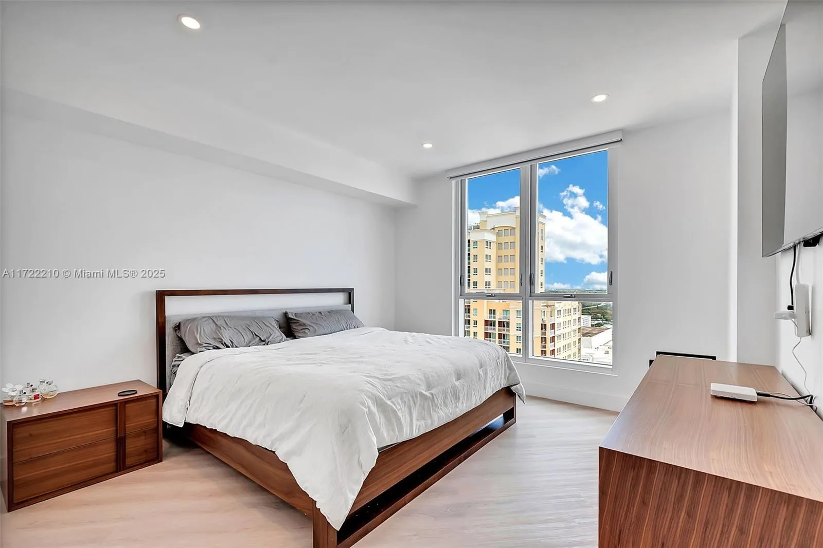 Miami, Florida 33156, United States, 2 Bedrooms Bedrooms, ,2 BathroomsBathrooms,Residential,Active,20158