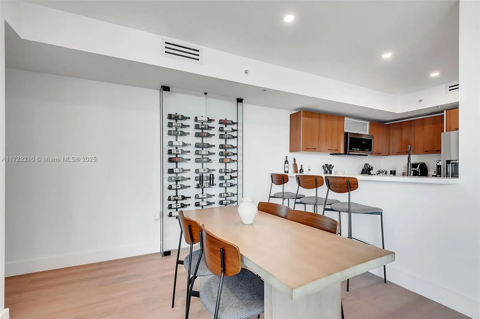 Miami, Florida 33156, United States, 2 Bedrooms Bedrooms, ,2 BathroomsBathrooms,Residential,Active,20158