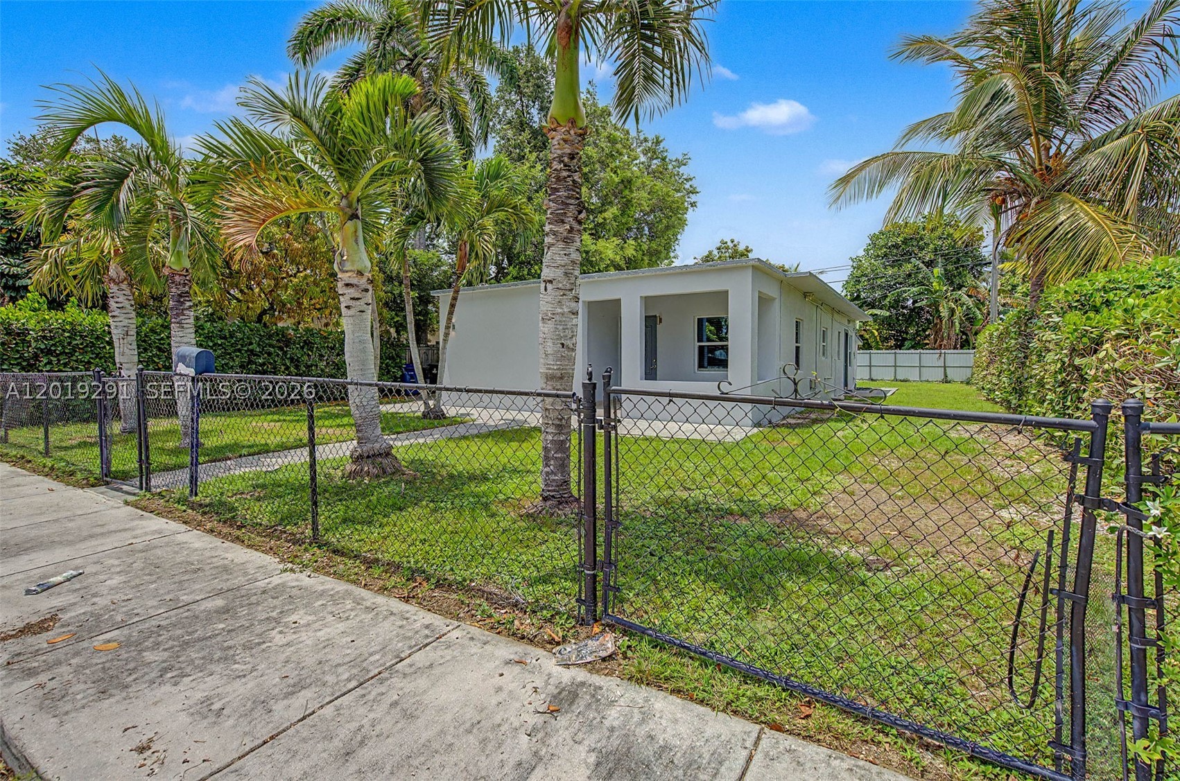 5917 SW 62nd Ter 0