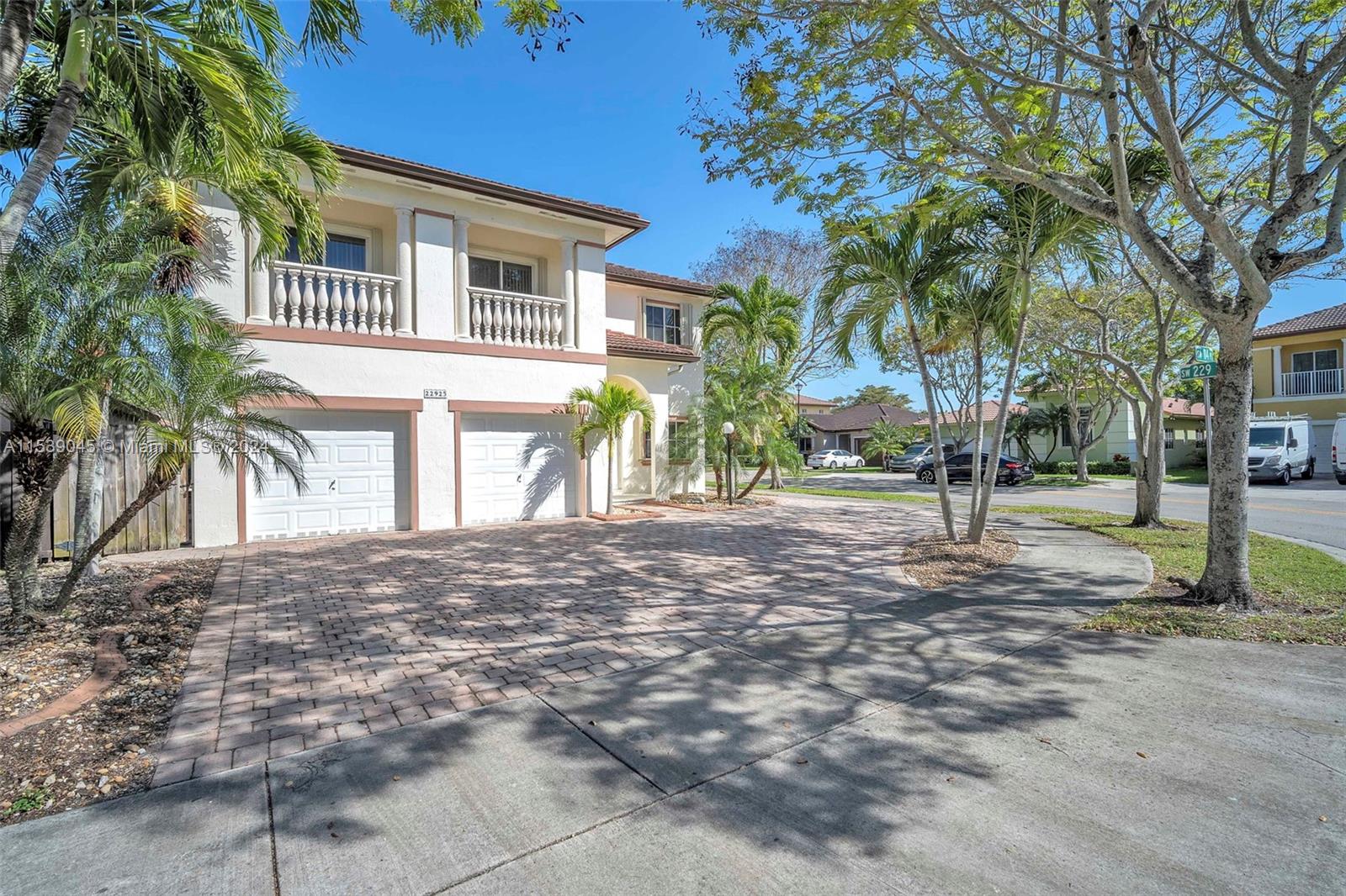 SILVER PALM HOMES - Residential