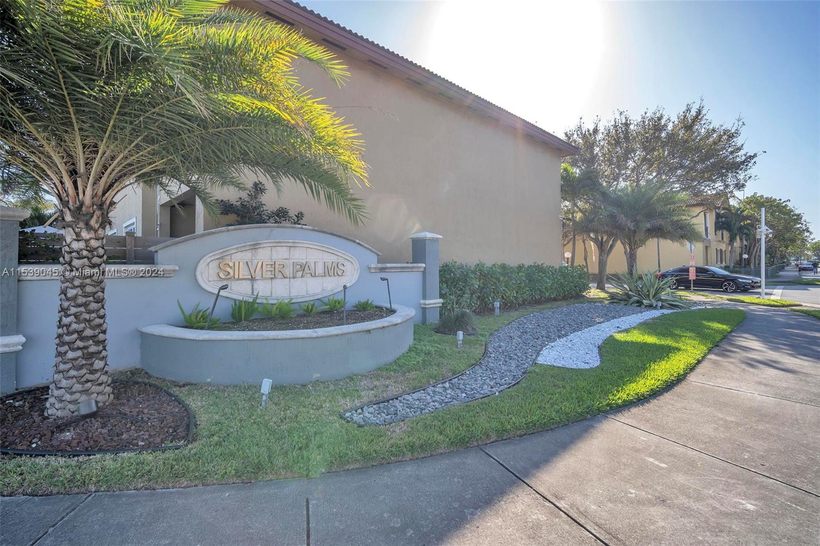 SILVER PALM HOMES - Residential