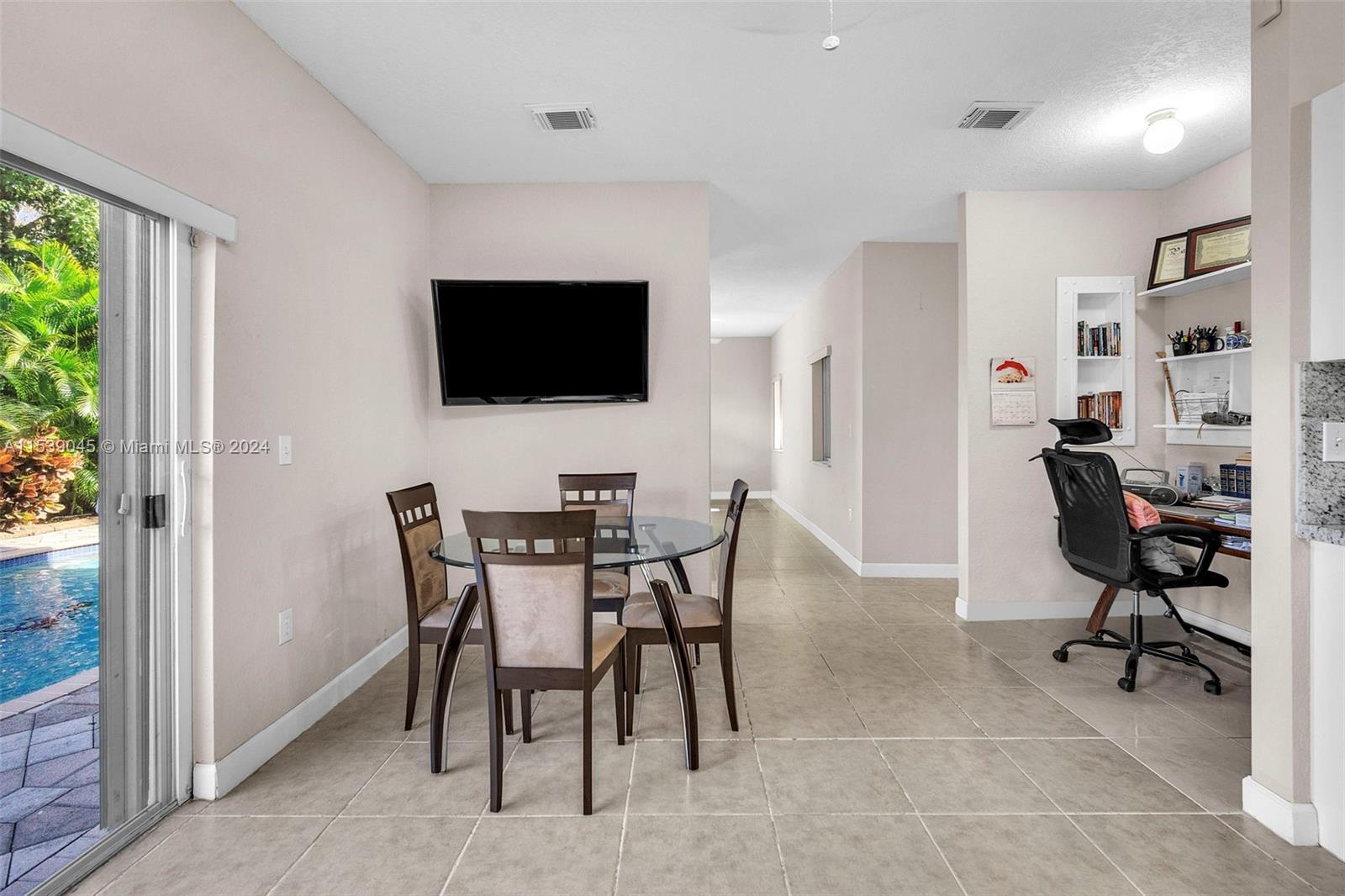 SILVER PALM HOMES - Residential