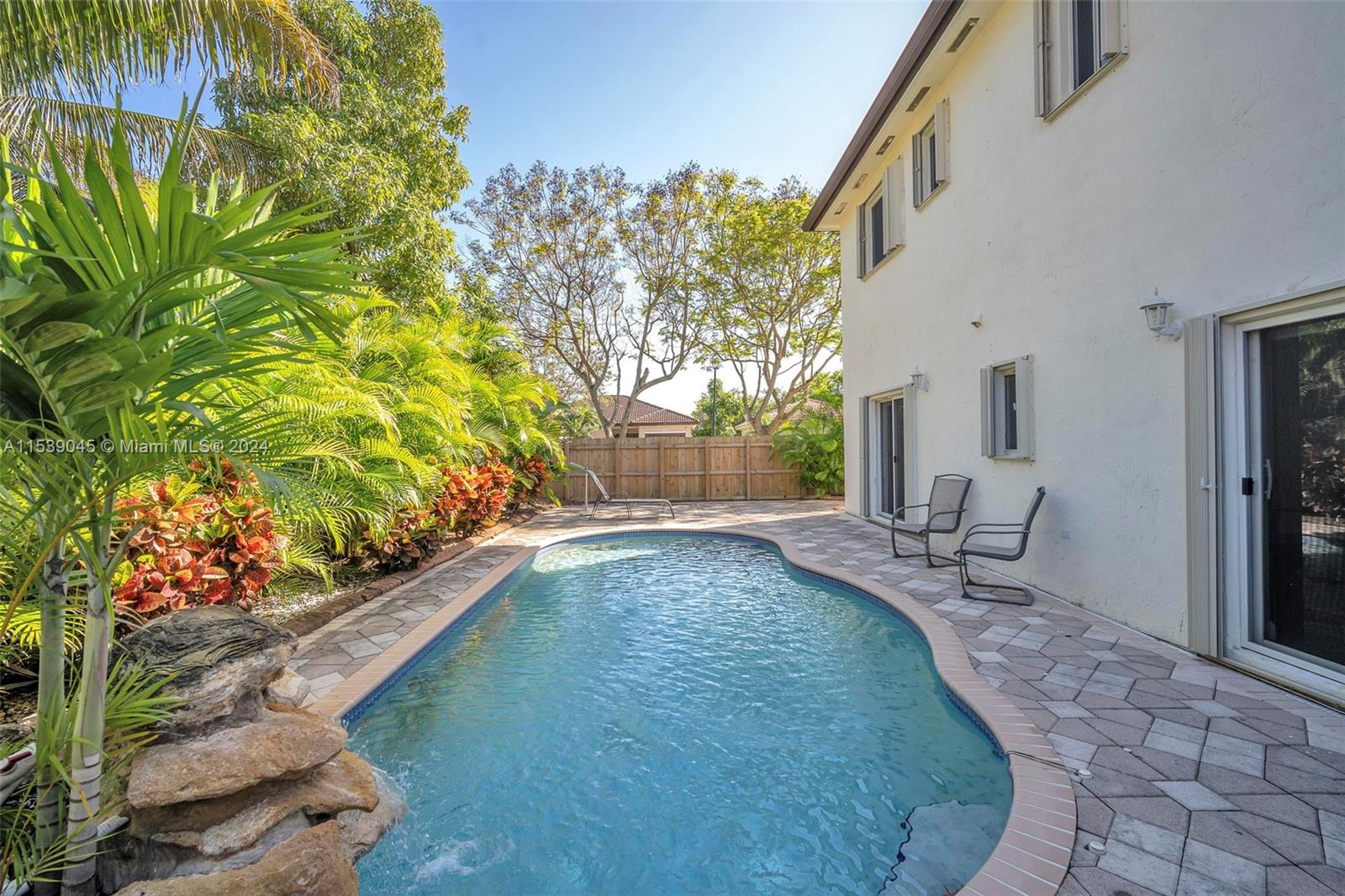SILVER PALM HOMES - Residential