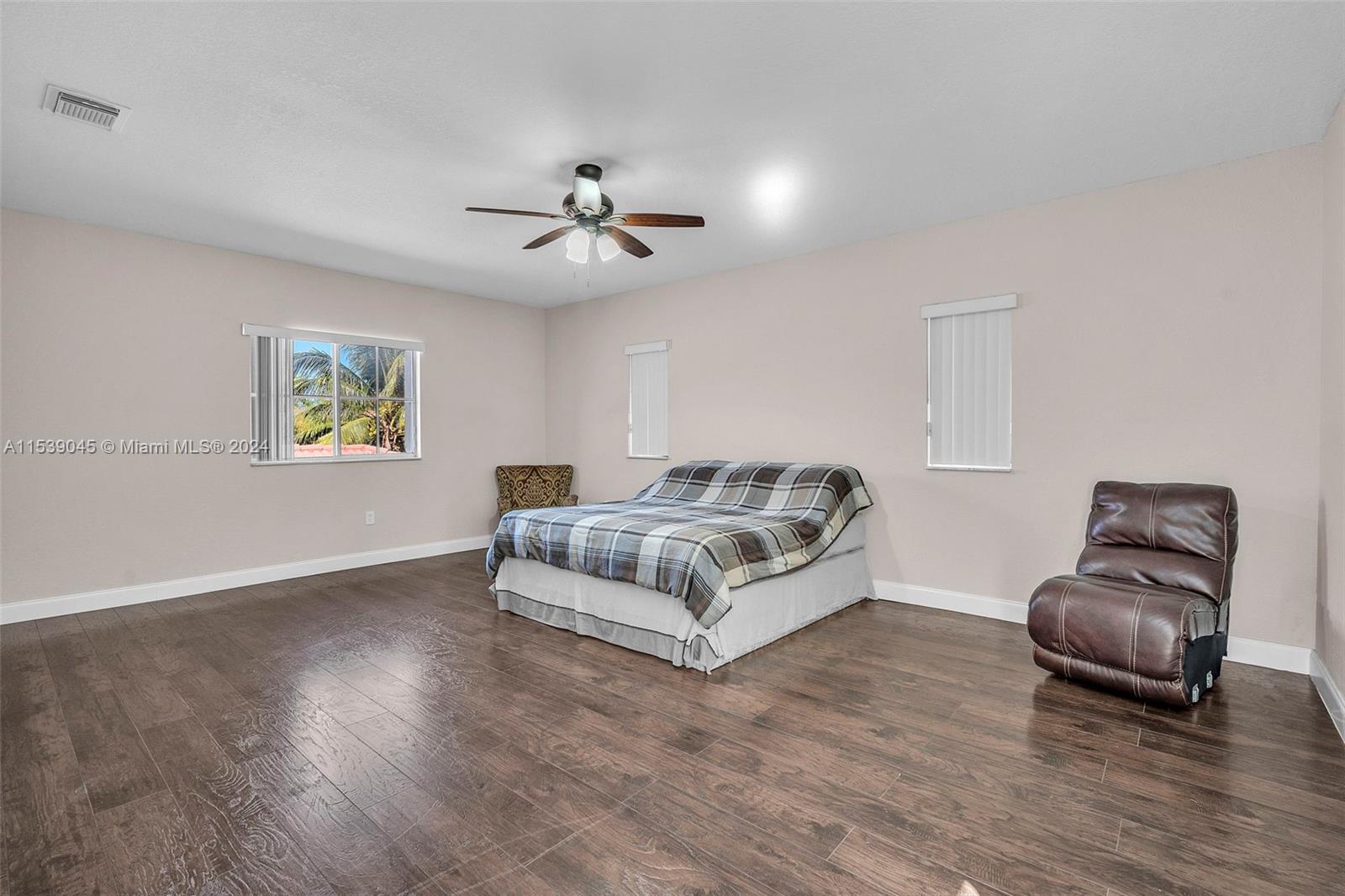 SILVER PALM HOMES - Residential
