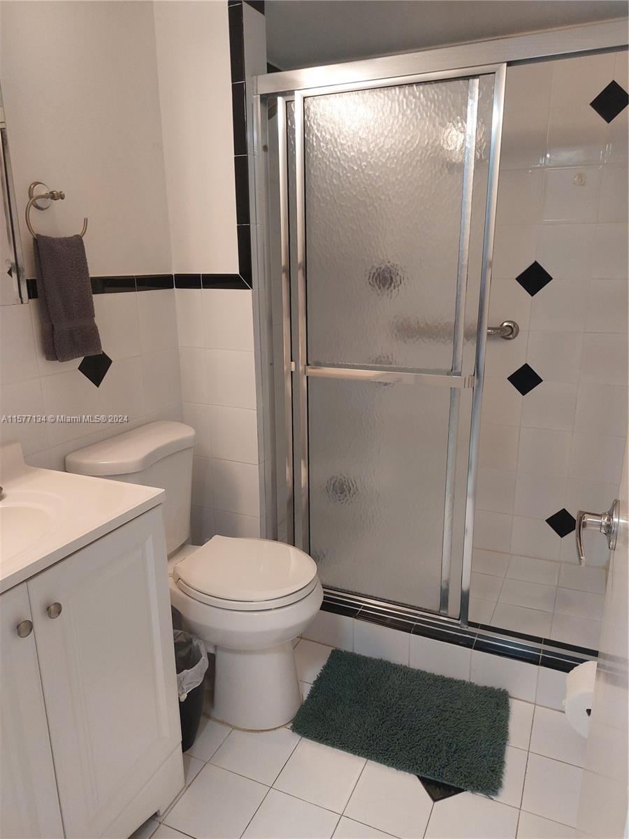 THE RIVIERA CONDO - Residential Lease