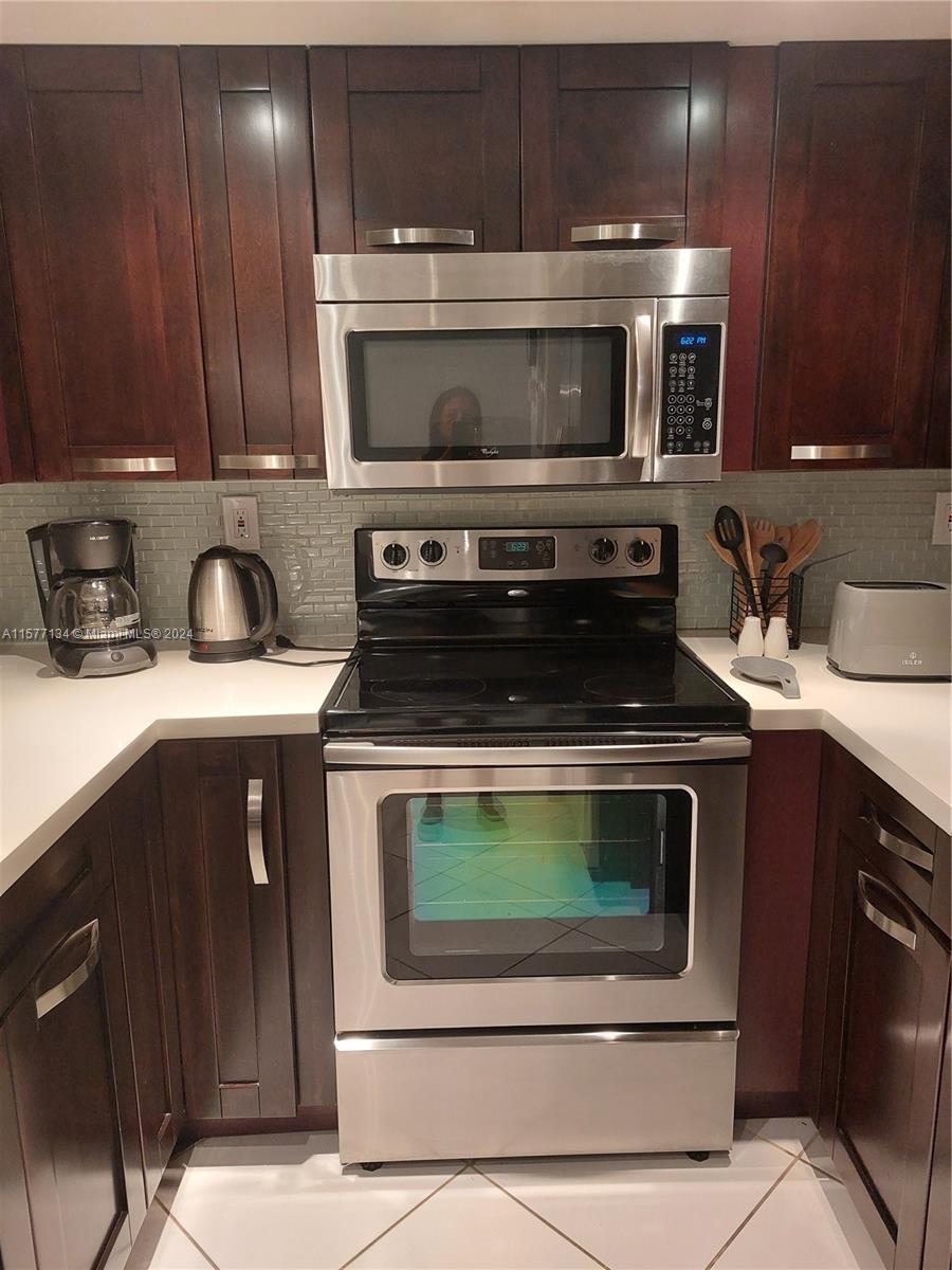 THE RIVIERA CONDO - Residential Lease