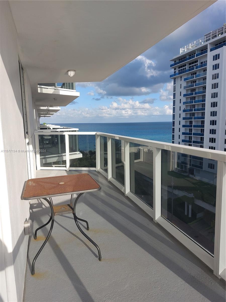 THE RIVIERA CONDO - Residential Lease