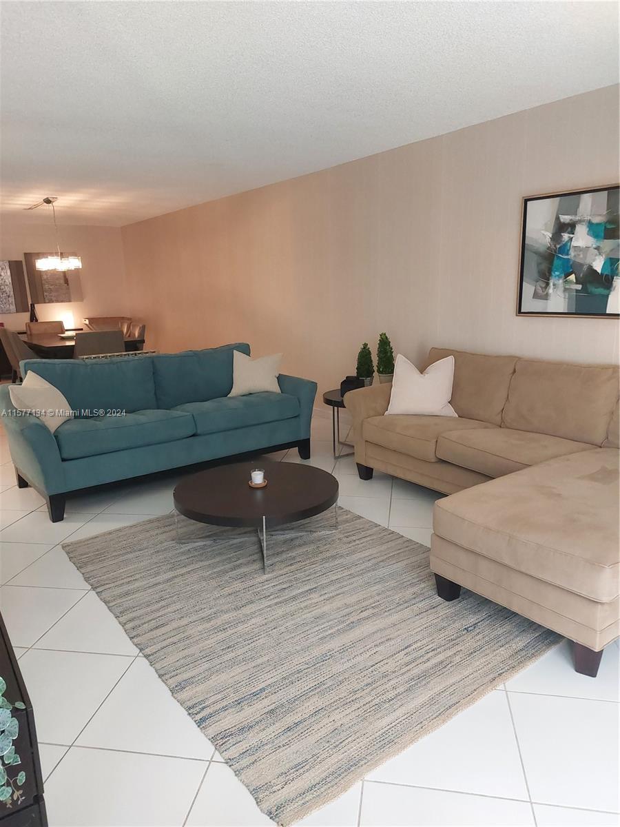 THE RIVIERA CONDO - Residential Lease