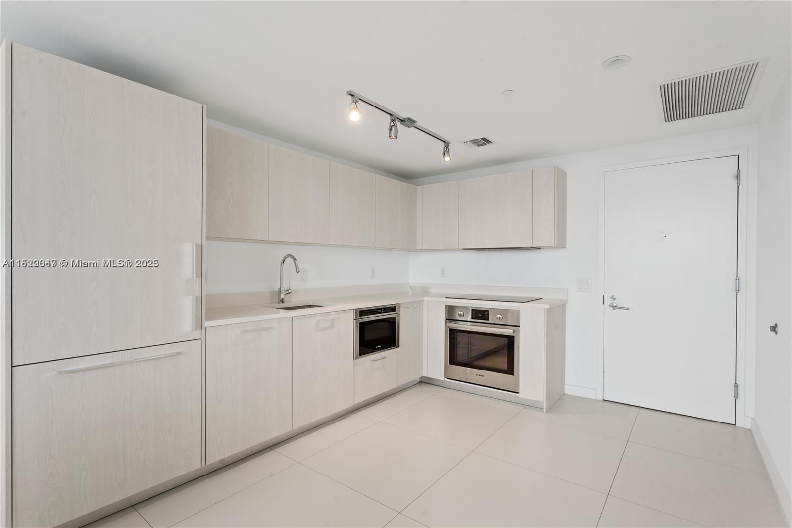 PARAISO BAYVIEWS CONDO - Residential