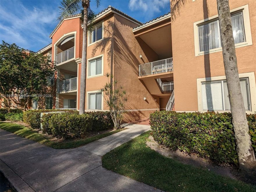 WELCOME HOME! CENTRALLY LOCATED GATED COMMUNITY OFF OF SAMPLE ROAD WITH TONS OF AMENITIES. SPACIOUS 2/2 WITH SPLIT FLOOR PLAN ON THE SECOND FLOOR OVERLOOKING THE TENNIS COURT AND LAKE. BOTH BEDROOM HAVE ACCESS TO THE BALCONY. CLOSE TO MAJOR EXPRESSWAYS. WASHER AND DRYER IN THE UNIT. DON'T LET THIS DEAL PASS YOU BY!!