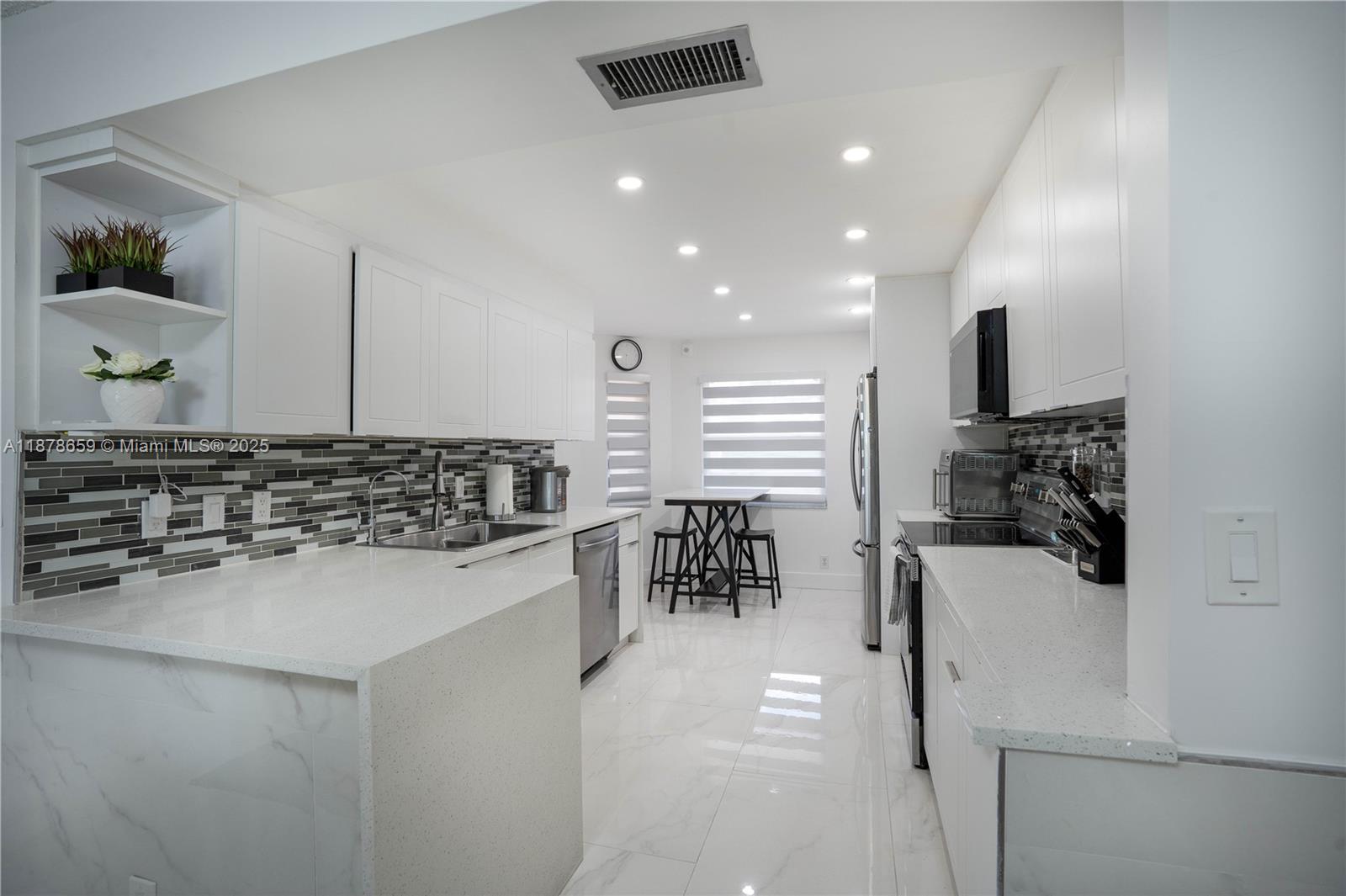 ANDROS VILLAGE - Residential