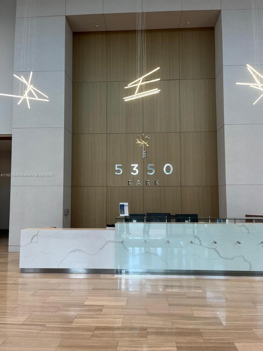 COMING SOON. Condo at 5350 Downtown Doral – 1 bed, 1 bath with spectacular views. Features include stainless steel appliances, washer & dryer, and 1 assigned parking space. Enjoy resort-style amenities: pool, lounge room, conference room, kids’ playroom, fitness center, sauna, massage room, and 24-hour concierge.
Unbeatable location: walking distance to restaurants, shops, Publix, and Downtown Doral Park. Zoned for A+ schools (elementary, middle & high), and just minutes from Miami International Airport (MIA).
Currently rented at $2,600/month until August 30, 2025—an excellent opportunity for investors!