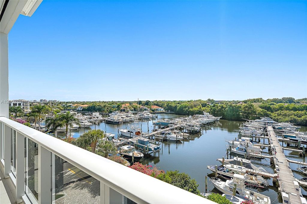 Photo of 2720 Donald Ross Rd #505, Palm Beach Gardens, FL 33410 (MLS # A12009701)
