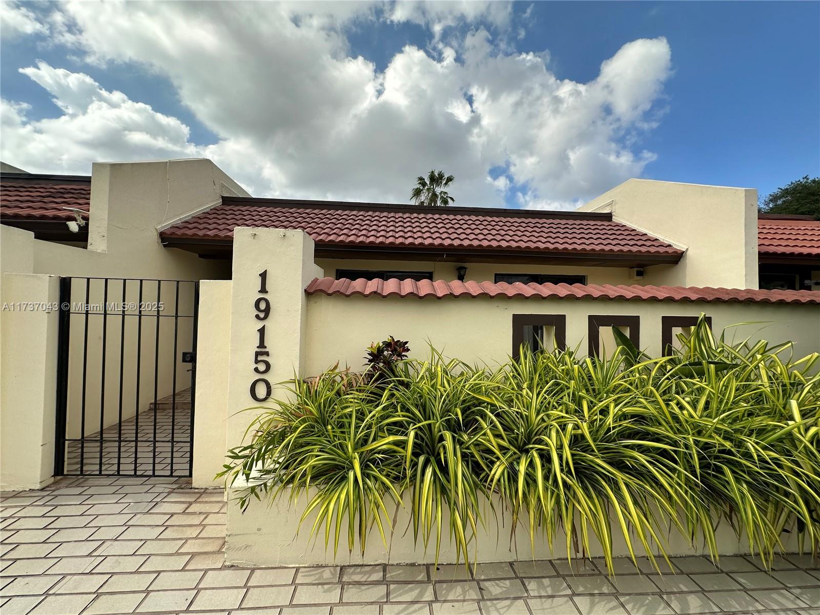 Welcome to this spacious 3-bedroom, 2-bathroom townhouse in the sought-after Townhomes of Country Lake community in Hialeah, FL. Offering endless potential, this home is in its original condition—ready for your personal touch! Features include a generous master bedroom with a walk-in closet, tile flooring throughout, and an enclosed terrace that opens to a private backyard—ideal for relaxation or entertaining. Additional highlights include a roof replacement in 2020 and low HOA fees. Don't miss this opportunity!