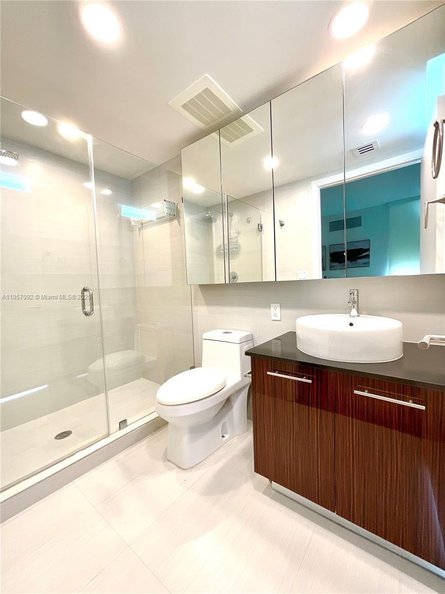 APOGEE BEACH CONDOMINIUM - Residential