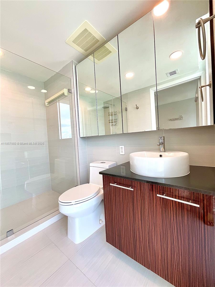APOGEE BEACH CONDOMINIUM - Residential