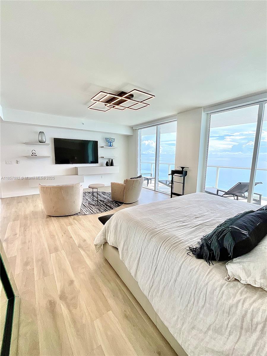 APOGEE BEACH CONDOMINIUM - Residential