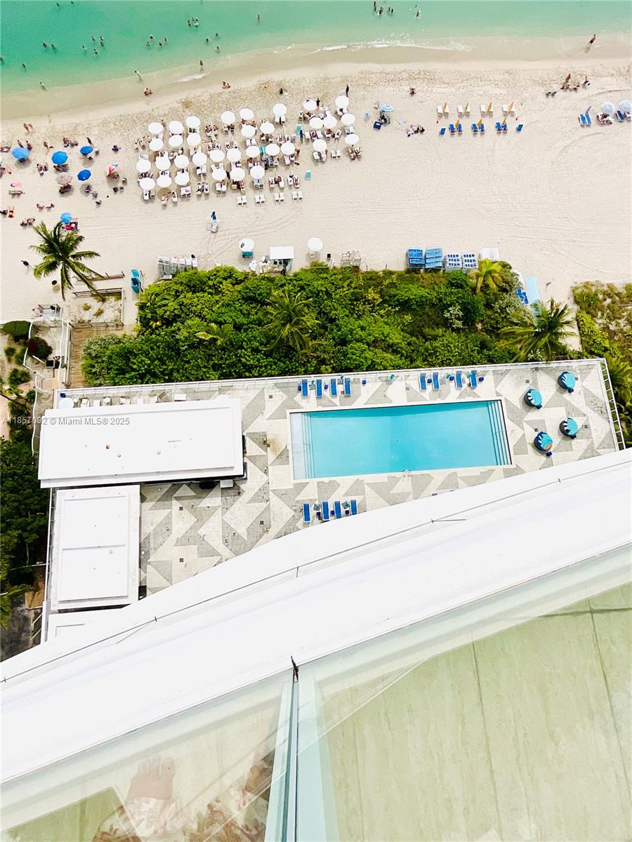 APOGEE BEACH CONDOMINIUM - Residential