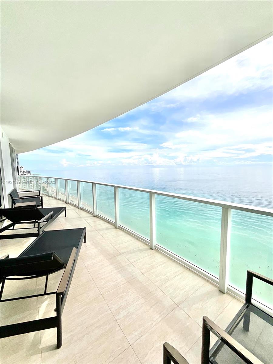 APOGEE BEACH CONDOMINIUM - Residential