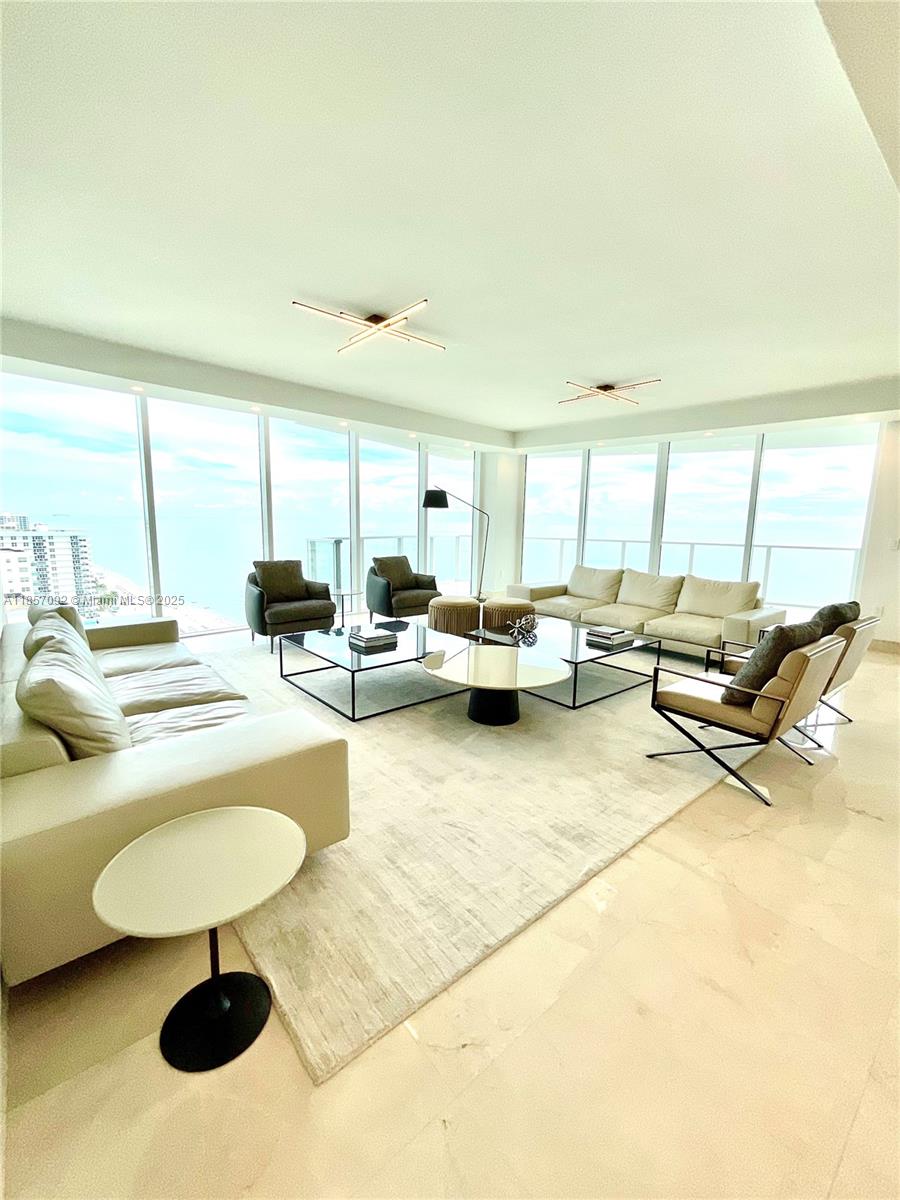 APOGEE BEACH CONDOMINIUM - Residential