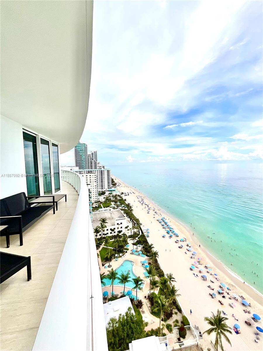 APOGEE BEACH CONDOMINIUM - Residential