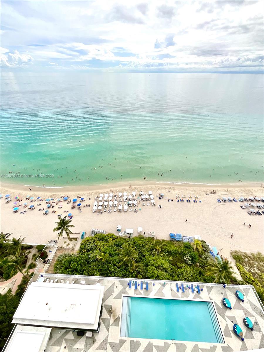 APOGEE BEACH CONDOMINIUM - Residential