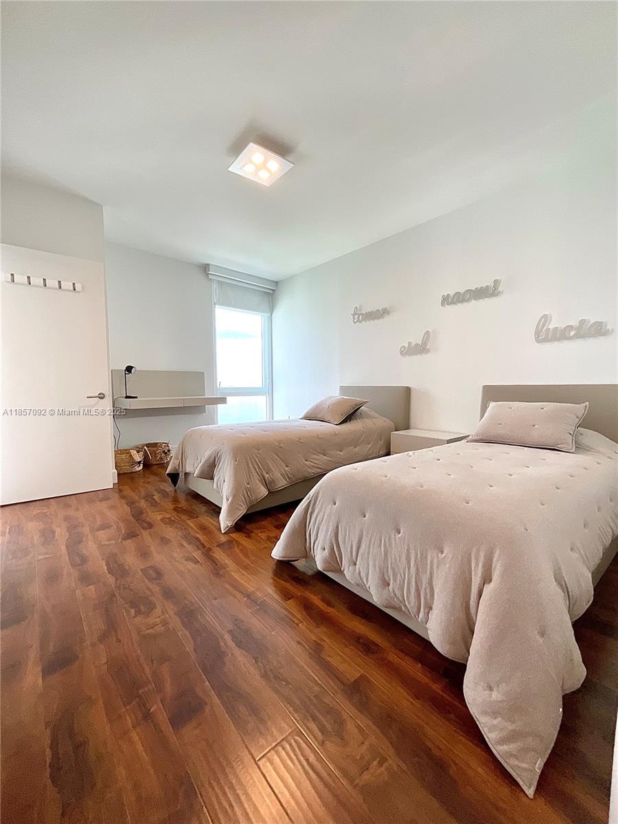 APOGEE BEACH CONDOMINIUM - Residential