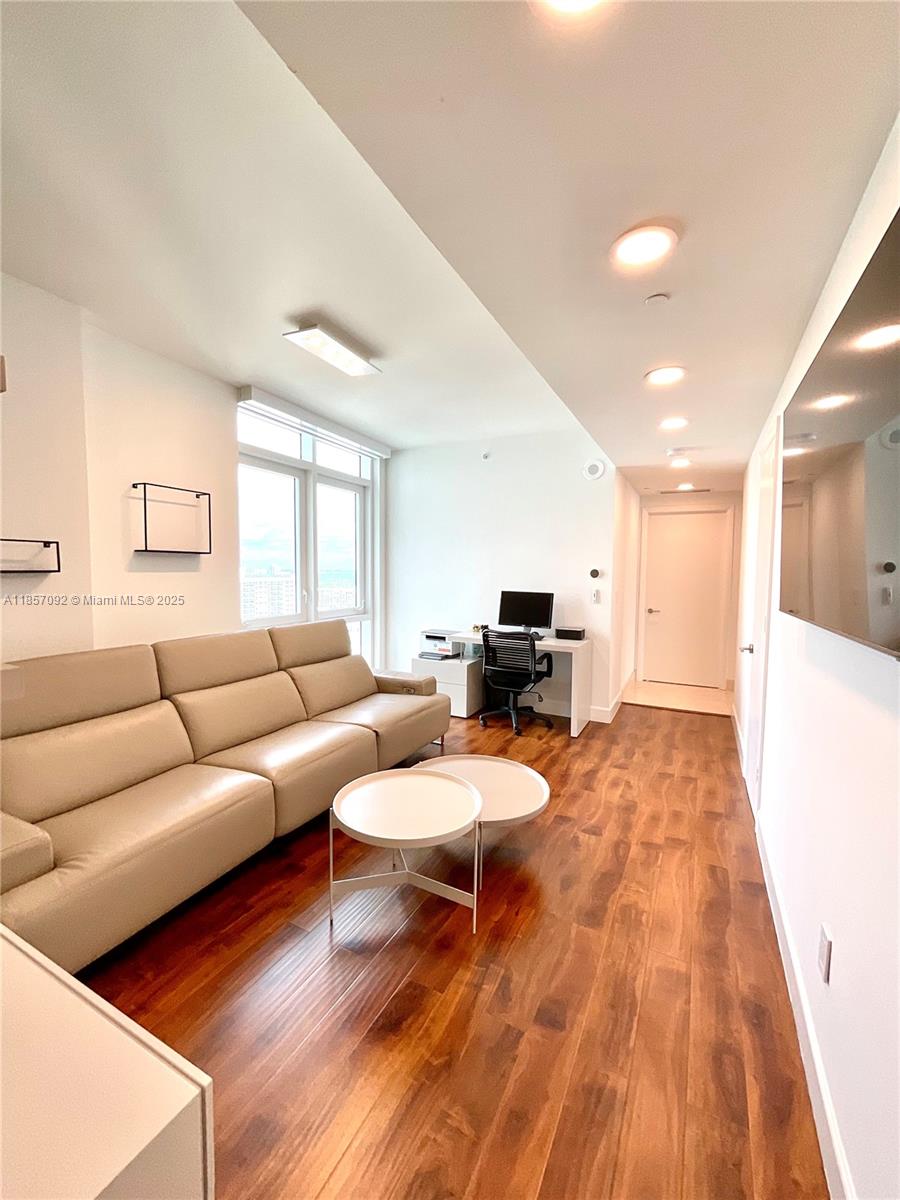 APOGEE BEACH CONDOMINIUM - Residential