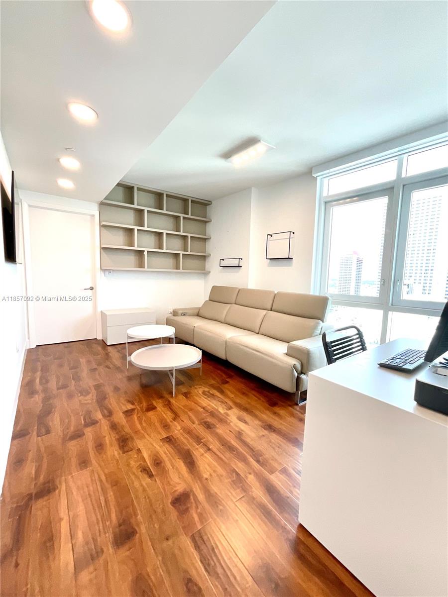 APOGEE BEACH CONDOMINIUM - Residential