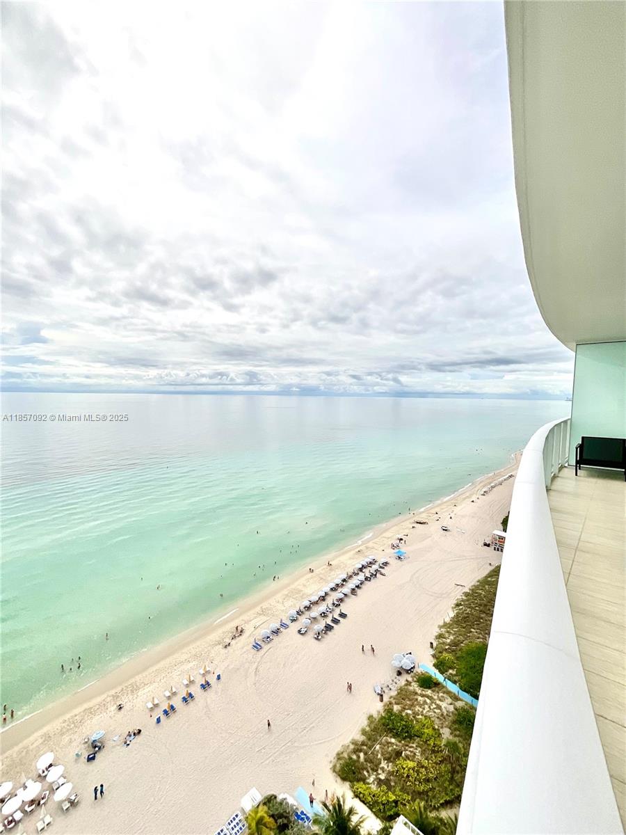 APOGEE BEACH CONDOMINIUM - Residential