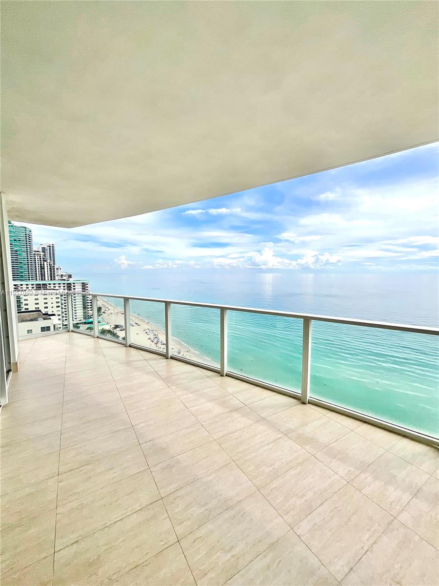 APOGEE BEACH CONDOMINIUM - Residential