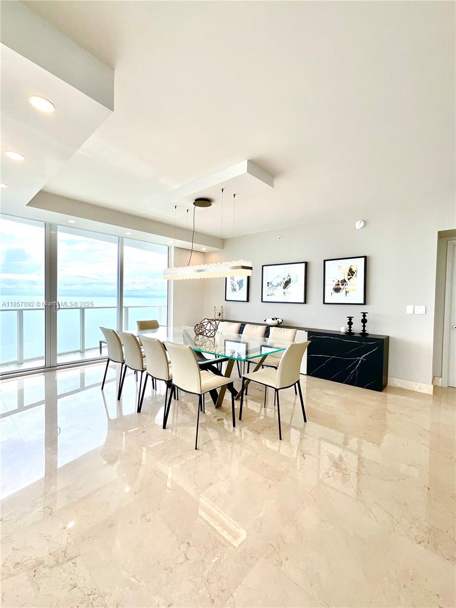 APOGEE BEACH CONDOMINIUM - Residential