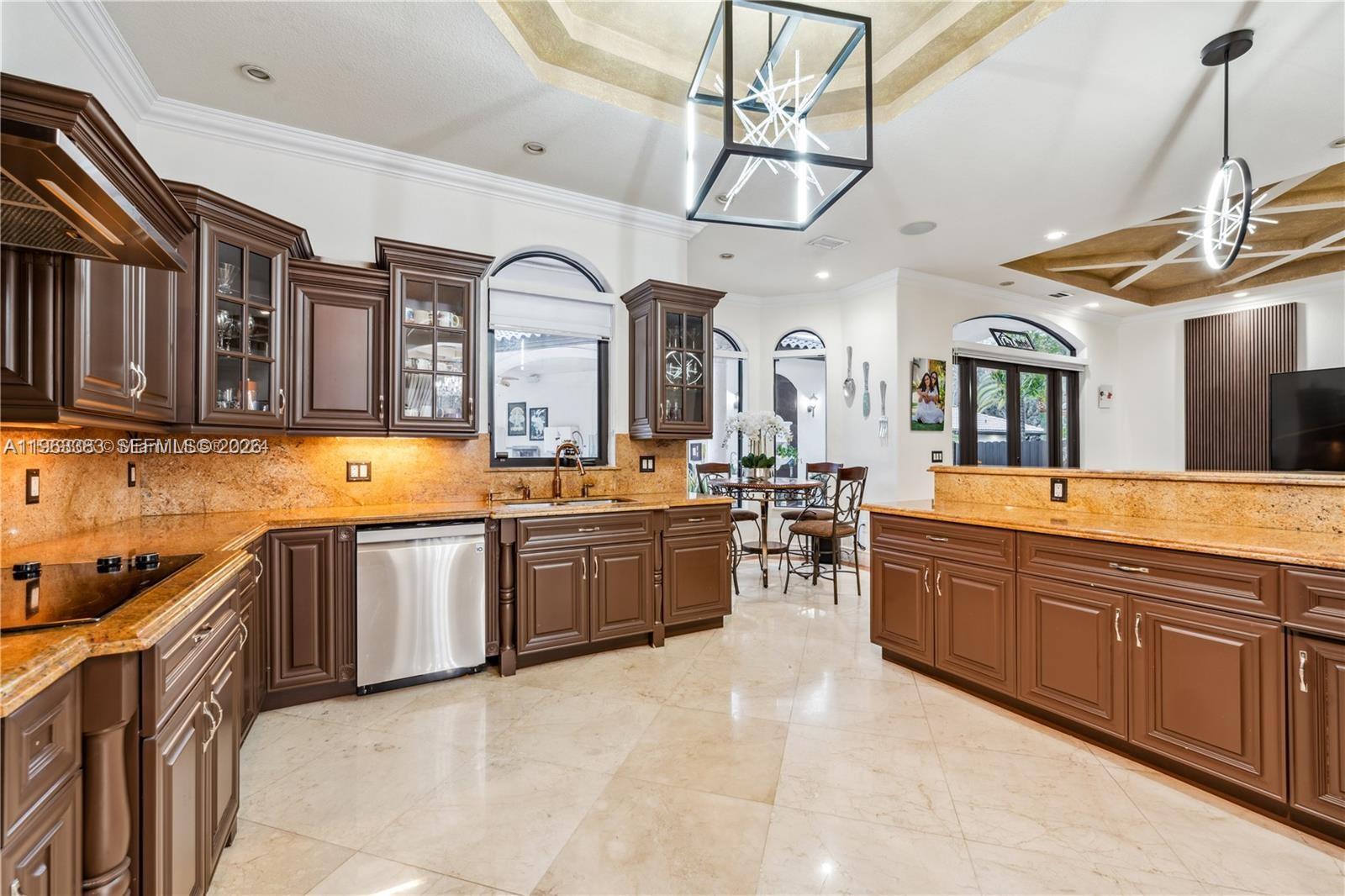 6TH ADDN TO ROYAL OAKS - Residential