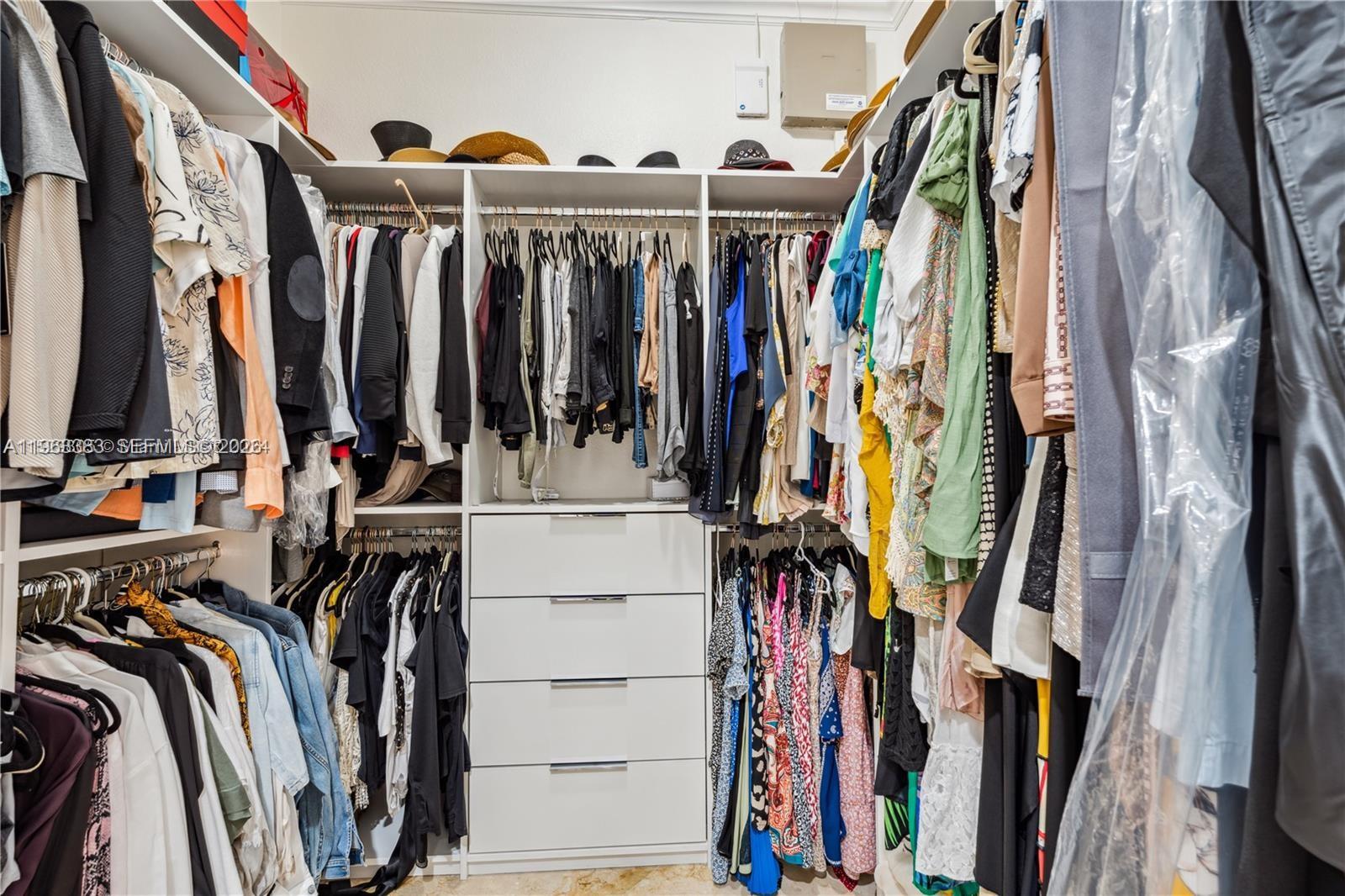 6TH ADDN TO ROYAL OAKS - Residential