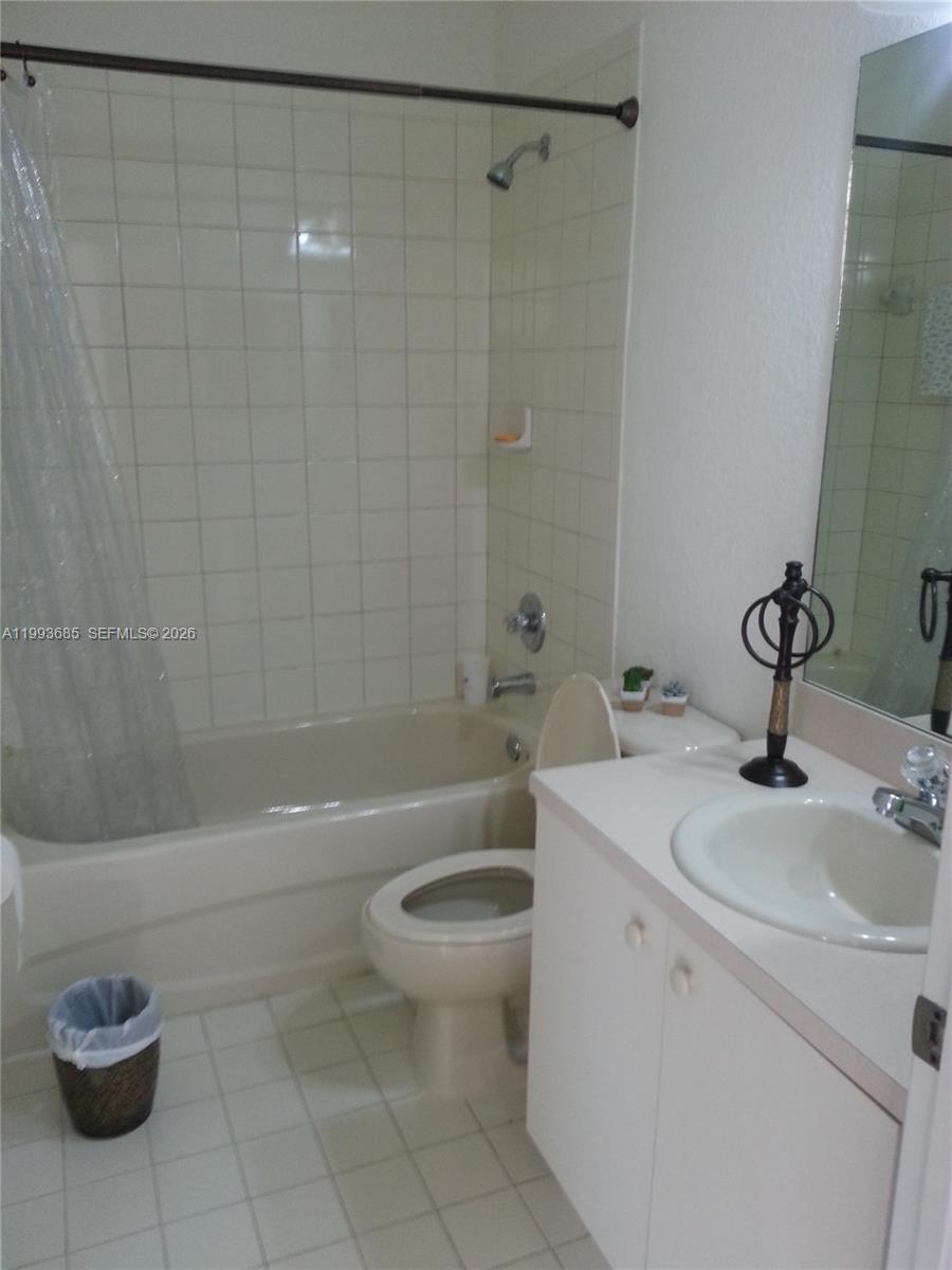 ISLANDS AT DORAL TOWNHOME - Residential